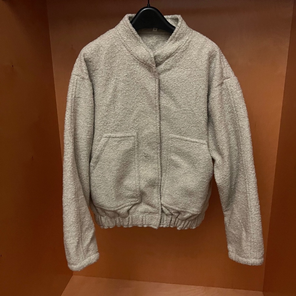 Cream Brown Fleece Jacket – Size Small – Soft Textured – Hidden Closure – Flawed